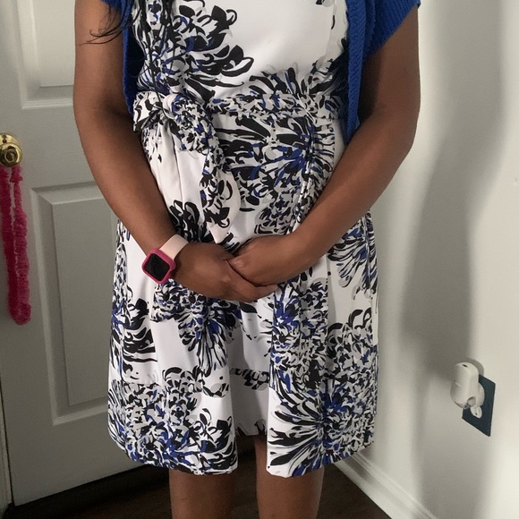 Dress - Picture 3 of 4